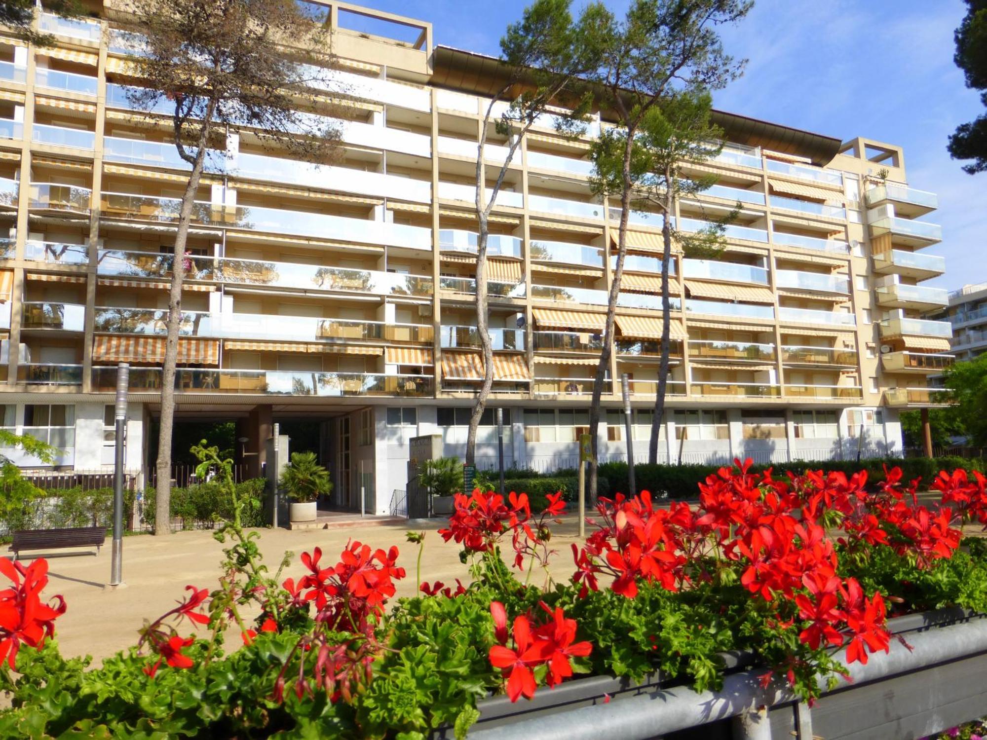 Rentalmar Park Suites Salou Buitenkant foto